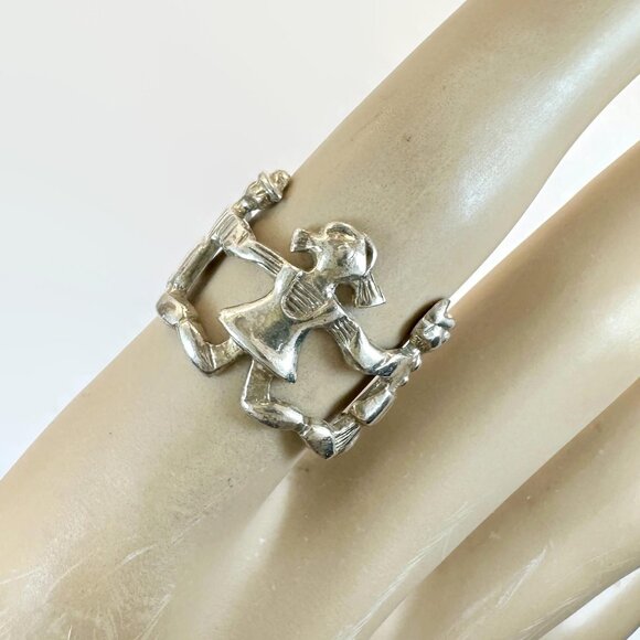 Vintage Children of the World Ring: Sterling Silver, Boy, Girl, Band, Kids - Picture 2 of 5
